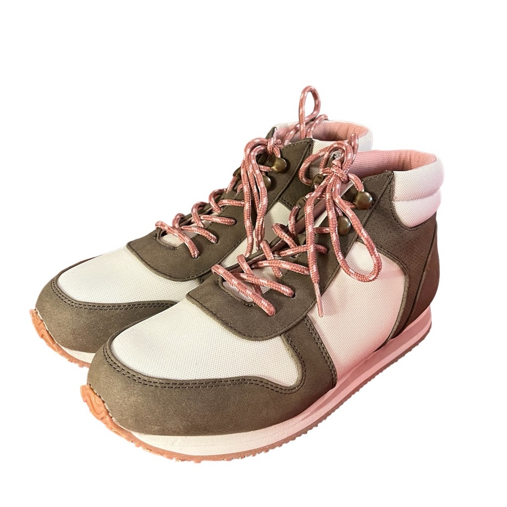 TRUE CRAFT brand wage hiker boot. Size 7.5M. NWOT